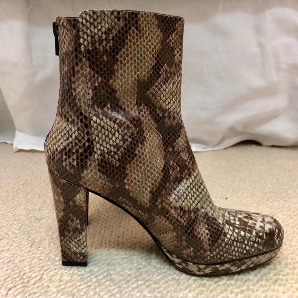 Fabulous Stuart Weitzman booties